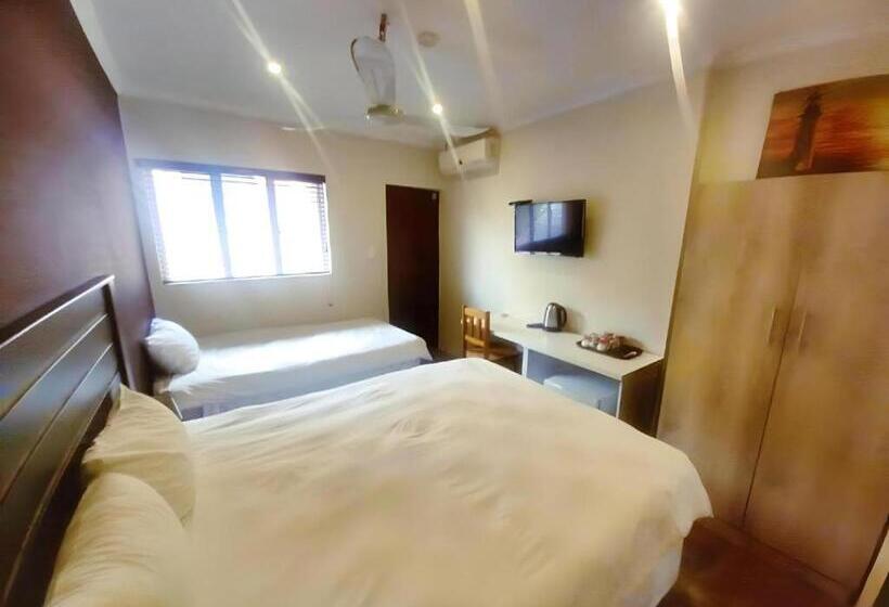 اتاق لوکس سه تخته, Durban Inn