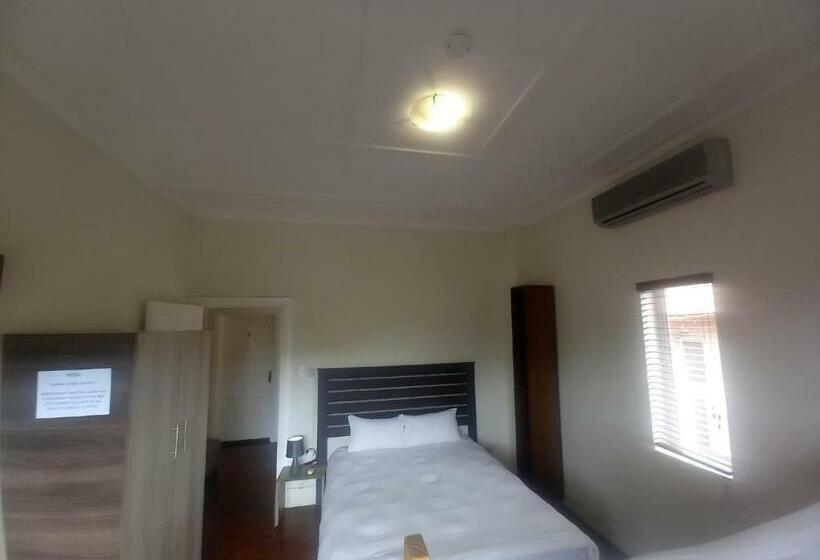 اتاق استاندارد چهارنفره با چشمانداز باغ, Durban Inn