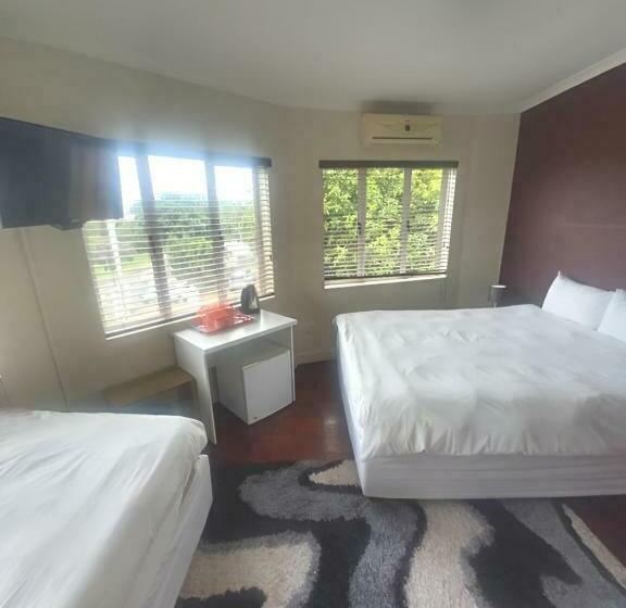 اتاق استاندارد سه تخته با چشمانداز باغ, Durban Inn