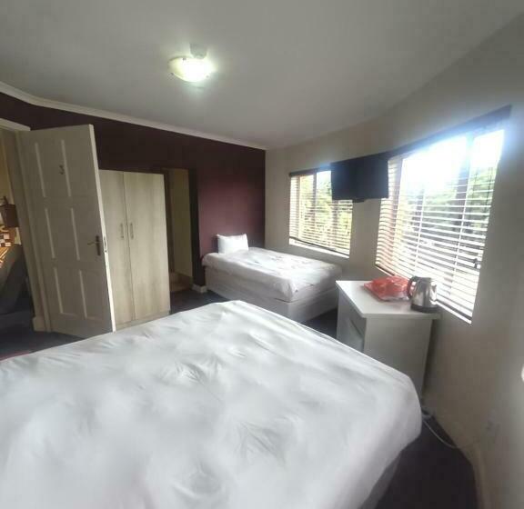 اتاق استاندارد سه تخته با چشمانداز باغ, Durban Inn