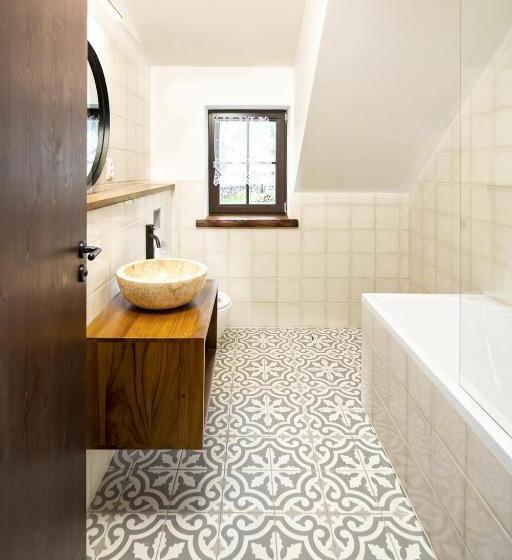 家庭套房, Dvůr Lískový Vrch