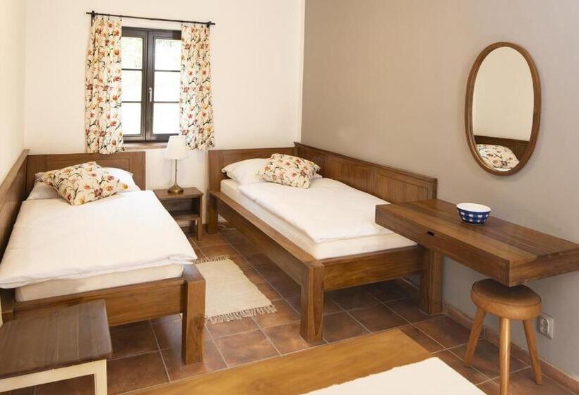 家庭套房, Dvůr Lískový Vrch