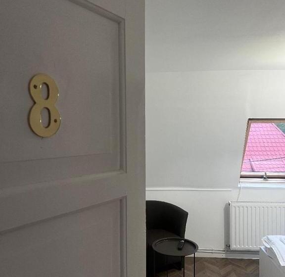 ویلای 1 خوابه, Vila Codreanu