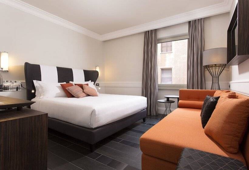 חדר אקזקיוטיב לשלושה, Palazzo Navona