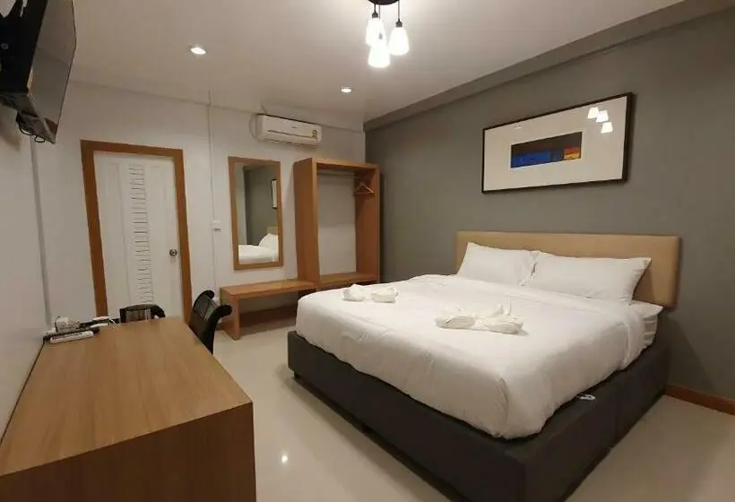 اتاق سوپریور با تخت بزرگ, โรงแรมอินทราเพลส