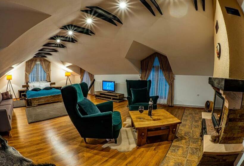 סוויטה משפחתית, Casa Delia