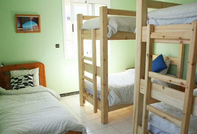 اتاق خانوادگی با چشم‌انداز دریا, Ifni Surf Hostal