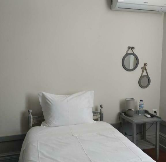 标准单人间, Casa Archie