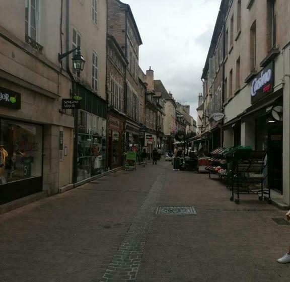 חדר סטנדרט, Chambre Carnot