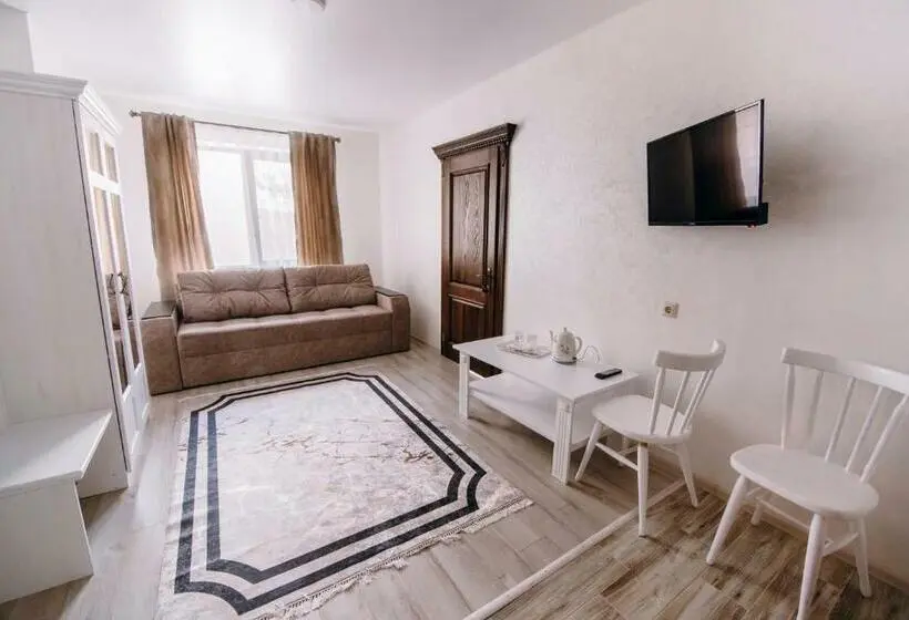 سوئیت جونیور خانوادگی, Premium Hotel & Spa