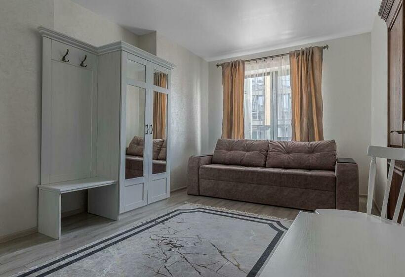 سوئیت جونیور خانوادگی, Premium Hotel & Spa