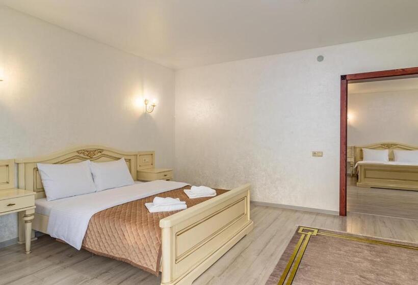 سوییت لوکس, Premium Hotel & Spa