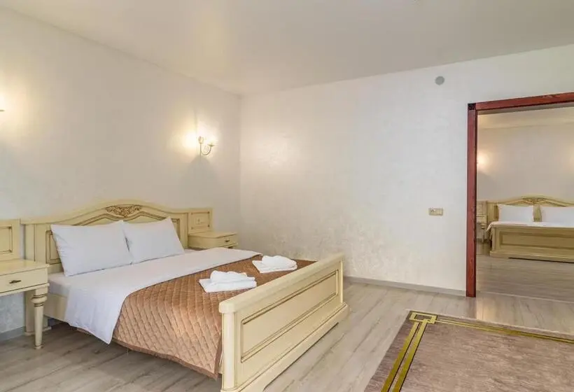 سوییت لوکس, Premium Hotel & Spa