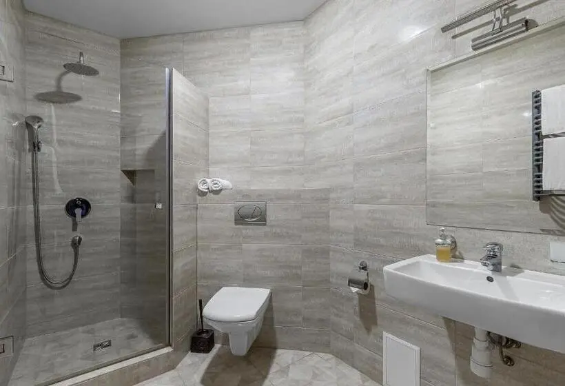 اتاق استاندارد چهار تخته, Premium Hotel & Spa