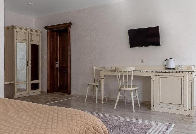 اتاق استاندارد چهار تخته, Premium Hotel & Spa