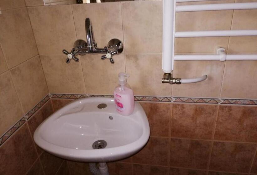 Quarto Estandar, къща за гости кануш войвода