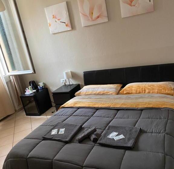 اتاق استاندارد با سرویس بهداشتی مشترک, Affittacamere Home&stazione Bologna