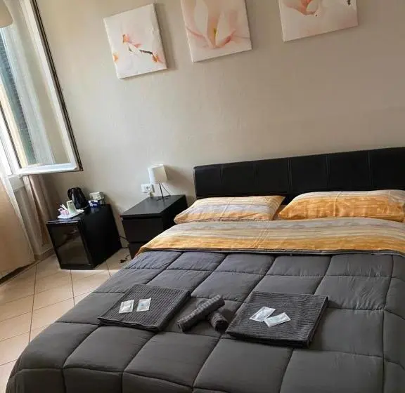 اتاق استاندارد با سرویس بهداشتی مشترک, Affittacamere Home&stazione Bologna