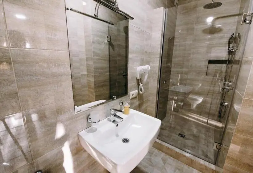 سوئیت پنت هاوس, Premium Hotel & Spa