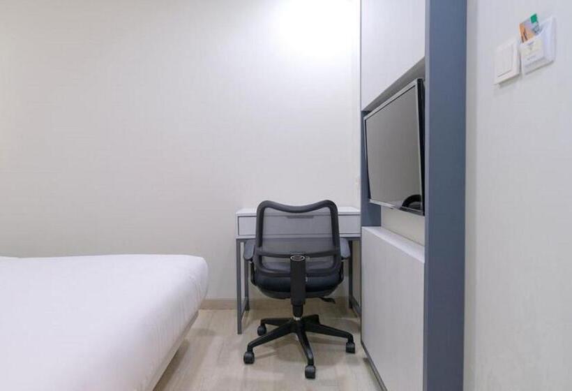 Superior Rum, Legreen Suite Semanggi