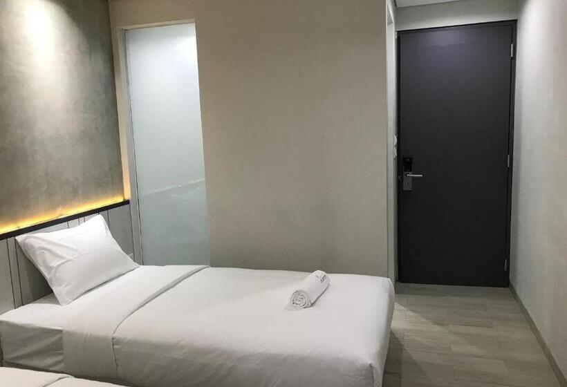 Superior Rum, Legreen Suite Semanggi