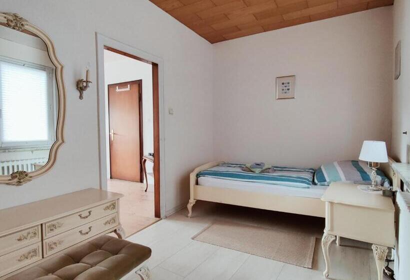 غرفة عائلية حمام مشترك, Margaretes Gästehaus Am Rheinsteig Wanderer Radfahrer Familien Business Reisende Wlan Gratis