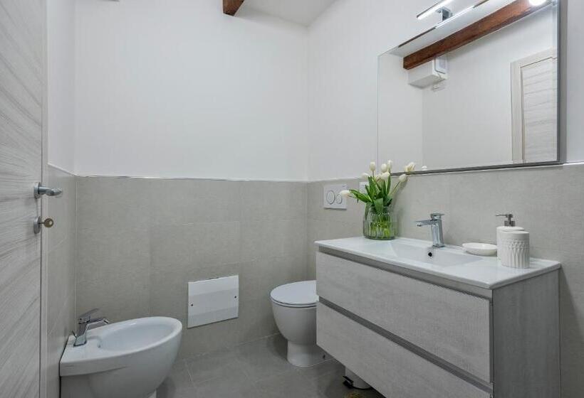 اتاق استاندارد سه نفره, Nonna Nannina Guest House