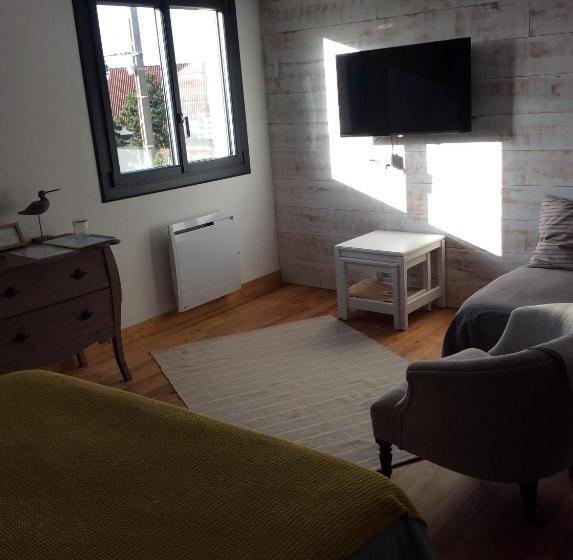 غرفة سوبيريور ثلاثية مطلّة علي البحر, La Villa En Baie