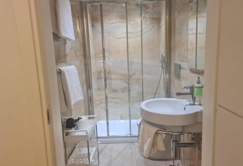 스탠다드 룸, Central Savona B&b