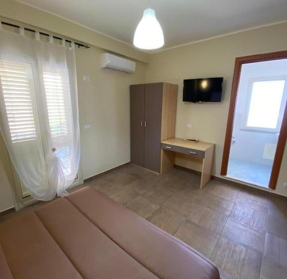 豪华海景房带阳台, Nick & Santo S Holiday Homes B&b