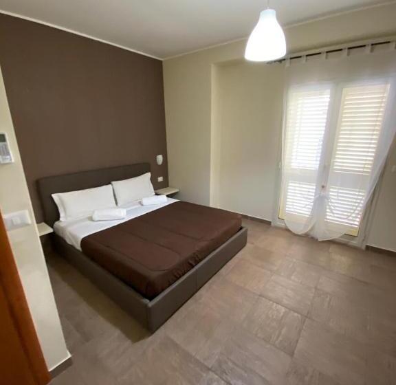 豪华海景房带阳台, Nick & Santo S Holiday Homes B&b