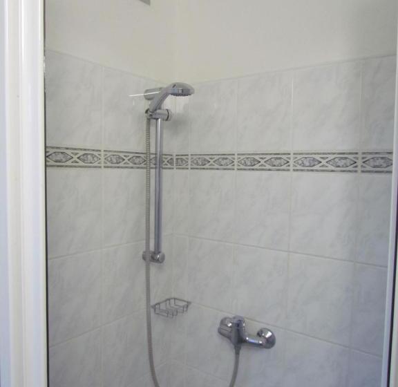 דירת חדר, Dopravna Alžbětín