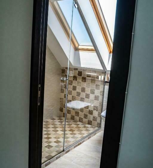 חדר סטנדרט, Casa Românească