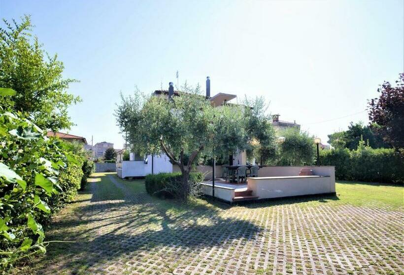 اتاق استاندارد, B&b Villa Apuana
