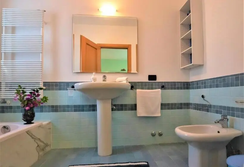 バルコニー付きデラックスルーム, B&b Villa Apuana