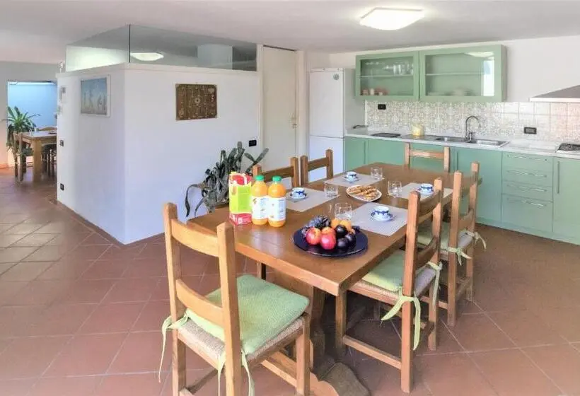 バルコニー付きデラックスルーム, B&b Villa Apuana