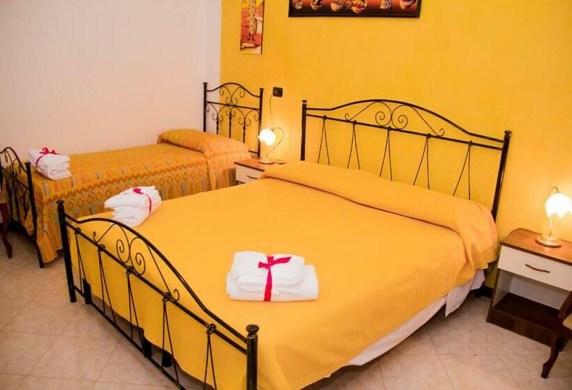 غرفة قياسية ثلاثية, Dafne B&b