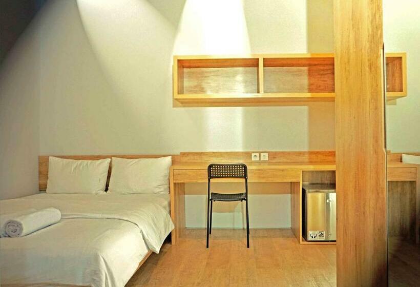 Номер Стандарт, Hm Social Karawaci