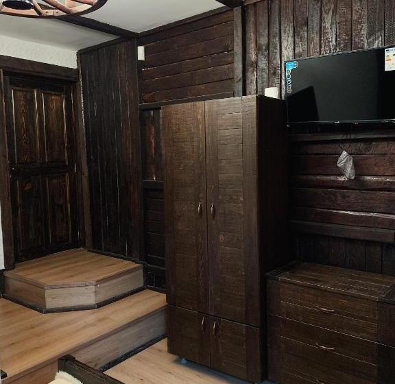 Номер Deluxe, карамановите къщи