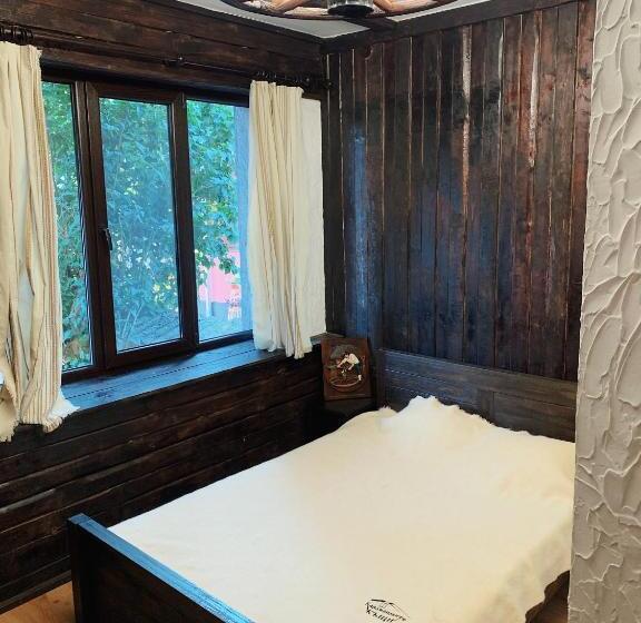 Номер Deluxe, карамановите къщи