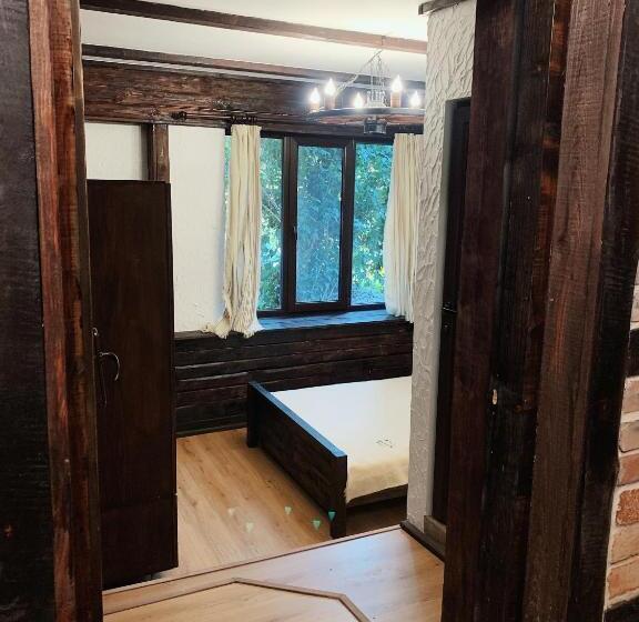 Номер Deluxe, карамановите къщи