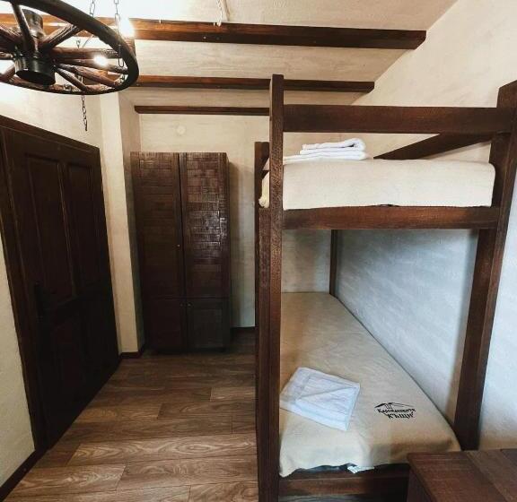 Номер Deluxe Вид на Сад, карамановите къщи