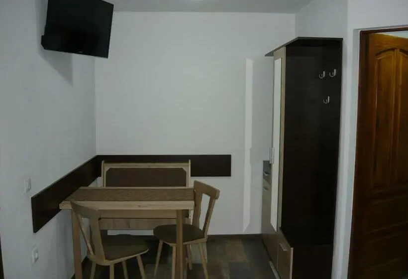 Sviitti, Casa De Oaspeti Liviu