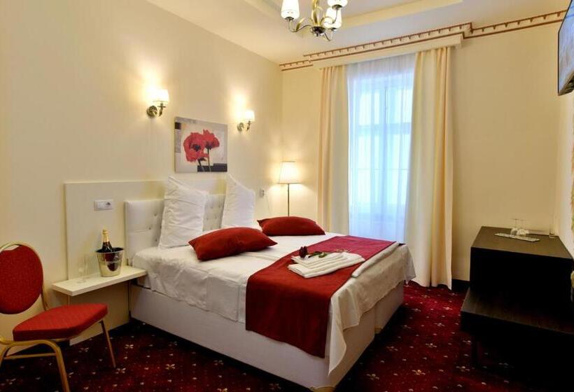 스탠다드 룸 킹사이즈 침대, Top Royal Central Brasov