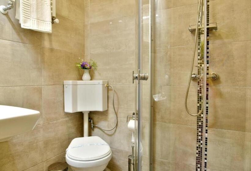 Номер Deluxe Кровать Кинг, Top Royal Central Brasov