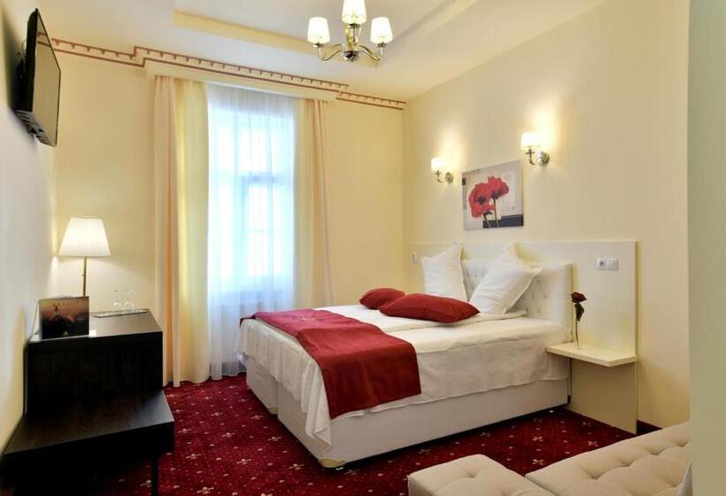 Трехместный Номер Deluxe, Top Royal Central Brasov