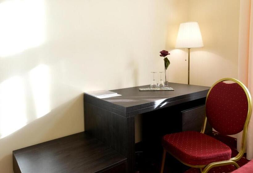 디럭스 트리플 룸, Top Royal Central Brasov