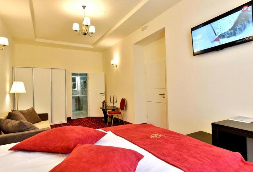디럭스 4인 룸, Top Royal Central Brasov