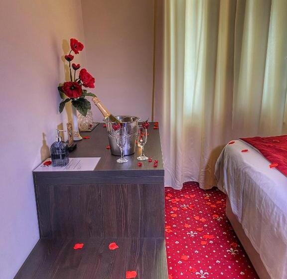 디럭스 4인 룸, Top Royal Central Brasov