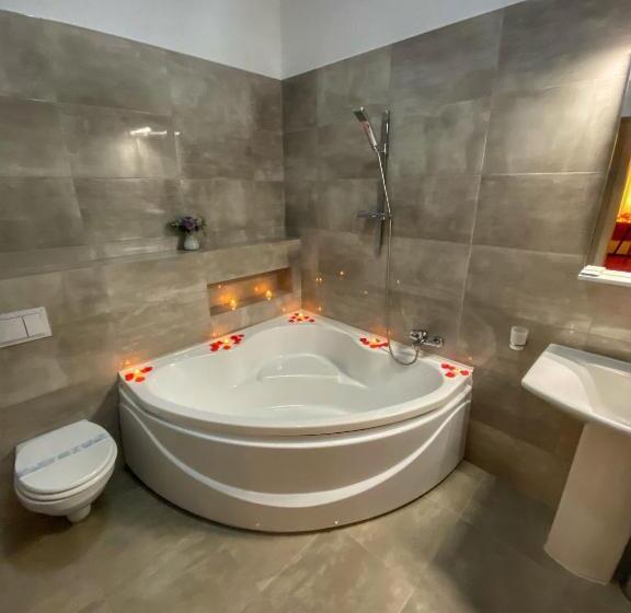 디럭스 4인 룸, Top Royal Central Brasov